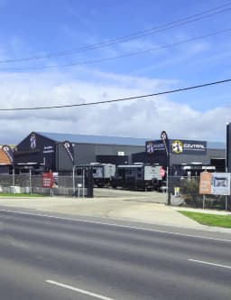 Ezytrail Geelong storefront